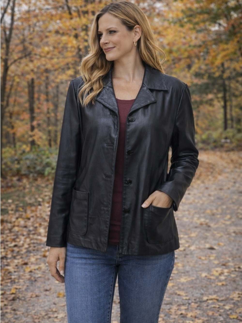 Croft & Barrow Women's Black Lambs Leather Jacket. Large Button Front Pockets